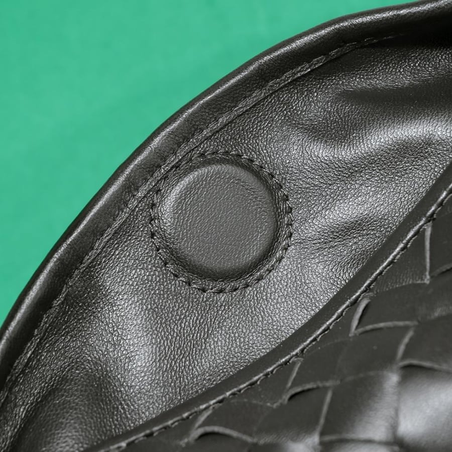 New BV Small Hop Bag 41cm (Leather)