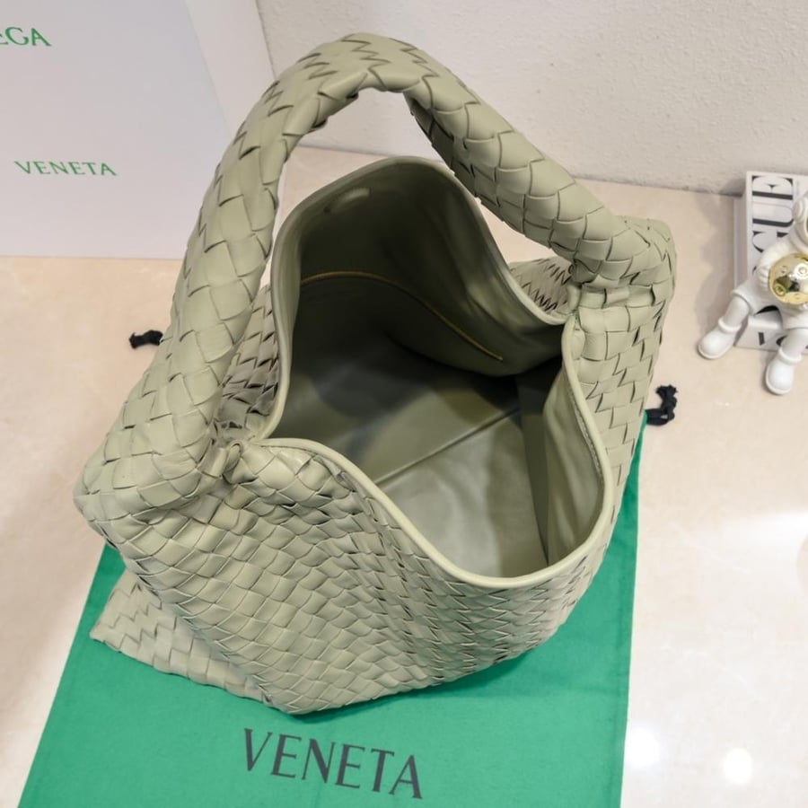 New BV Small Hop Bag 41cm (Leather)