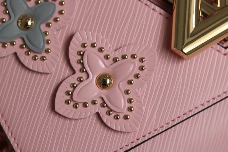 LV Twist Embellished 23cm