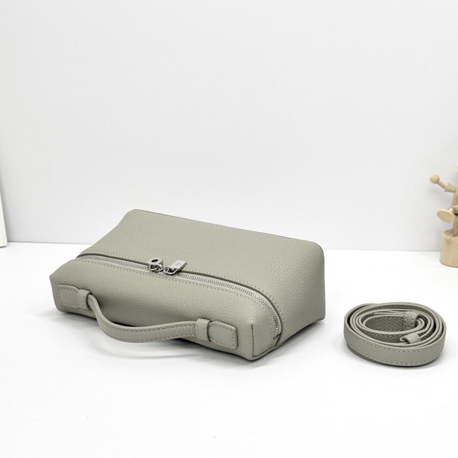 Loro Piana Extra Pocket L19 Vanity Case Collection