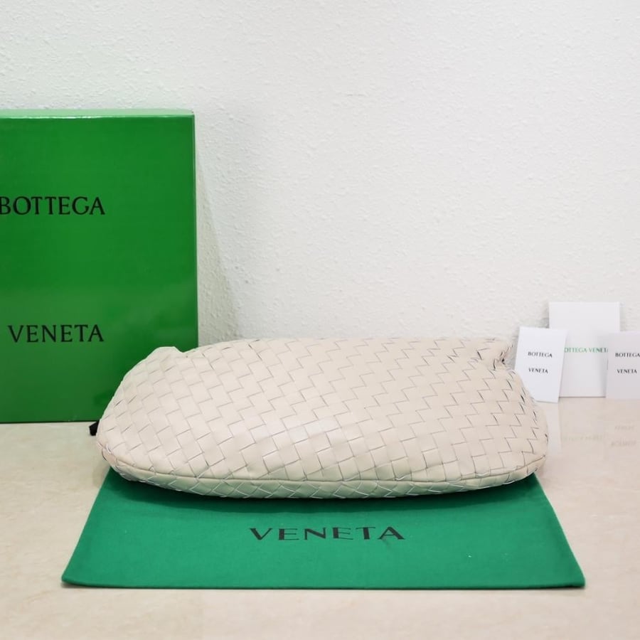 BV Medium Jodie Bag 40cm