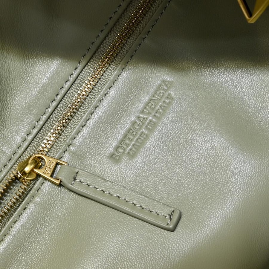 BV Extra Large Jodie Bag 54cm