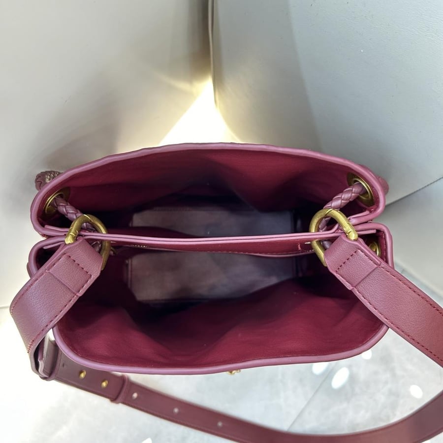 Bottega Veneta Andiamo New Bucket Bag 21cm