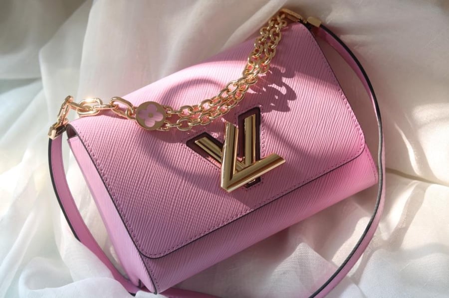 LV Twist Monogram Chain 23cm