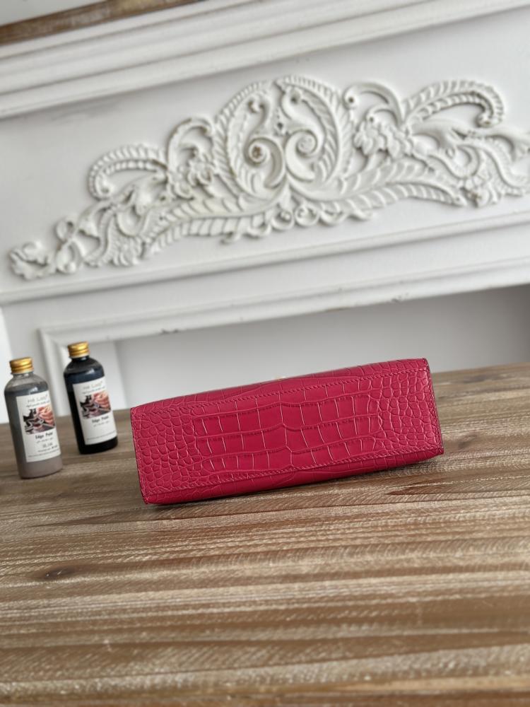 Hermes Kelly Mini Pochette 22cm - Raspberry Pink / Gold Hardware
