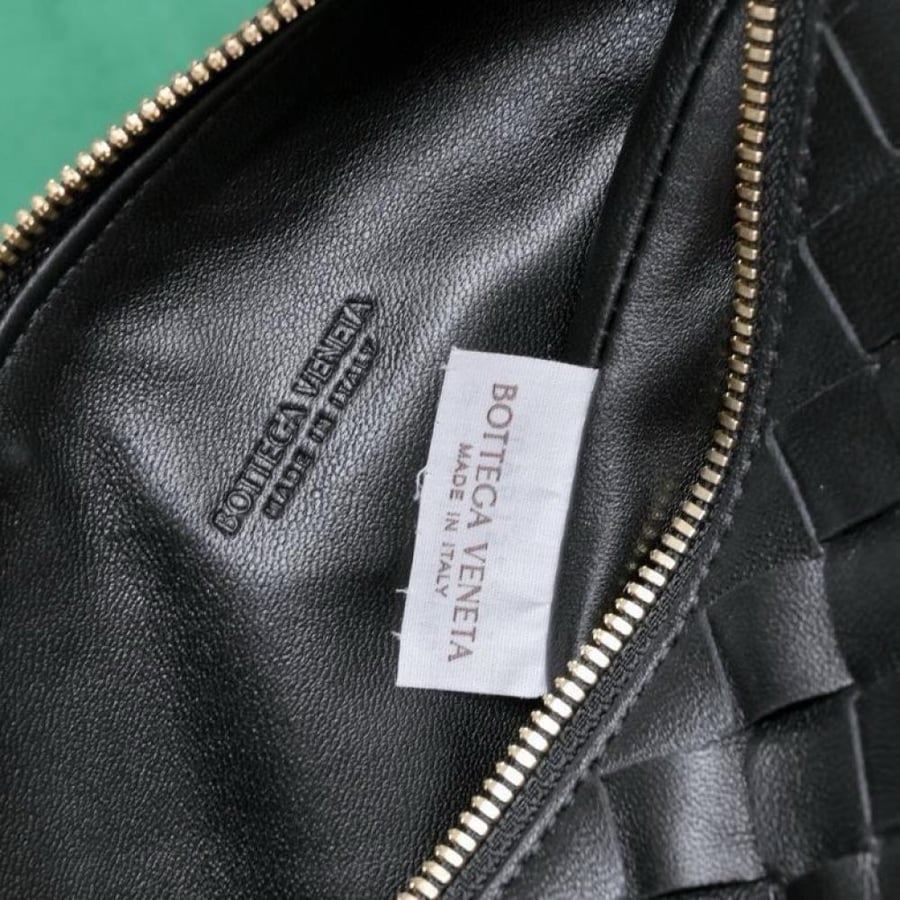 BV Wallace Shoulder Bag 22cm