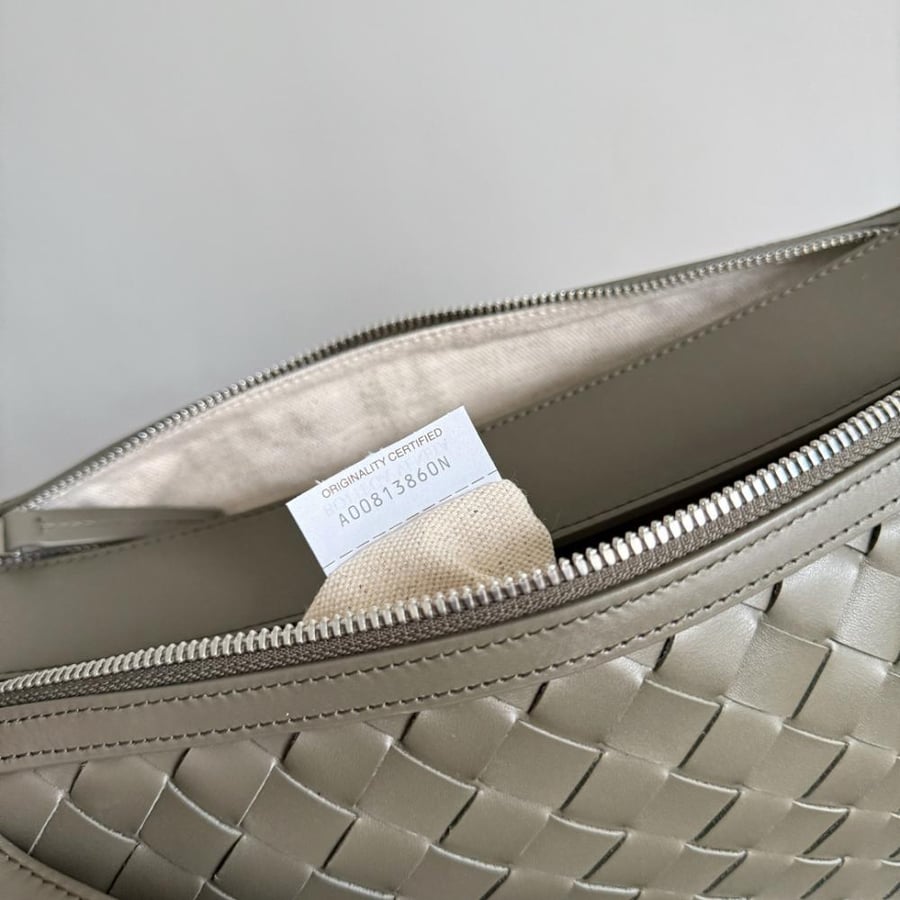BV Tribeca Woven Tote Bag 30.5209cm