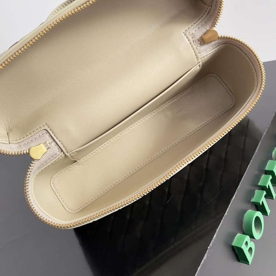 BV Vanity Case Bag 22cm
