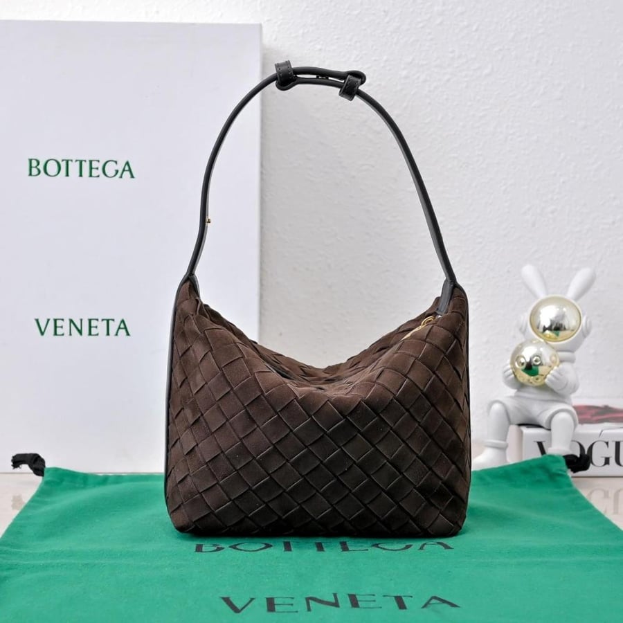 BV Wallace Shoulder Bag 22cm