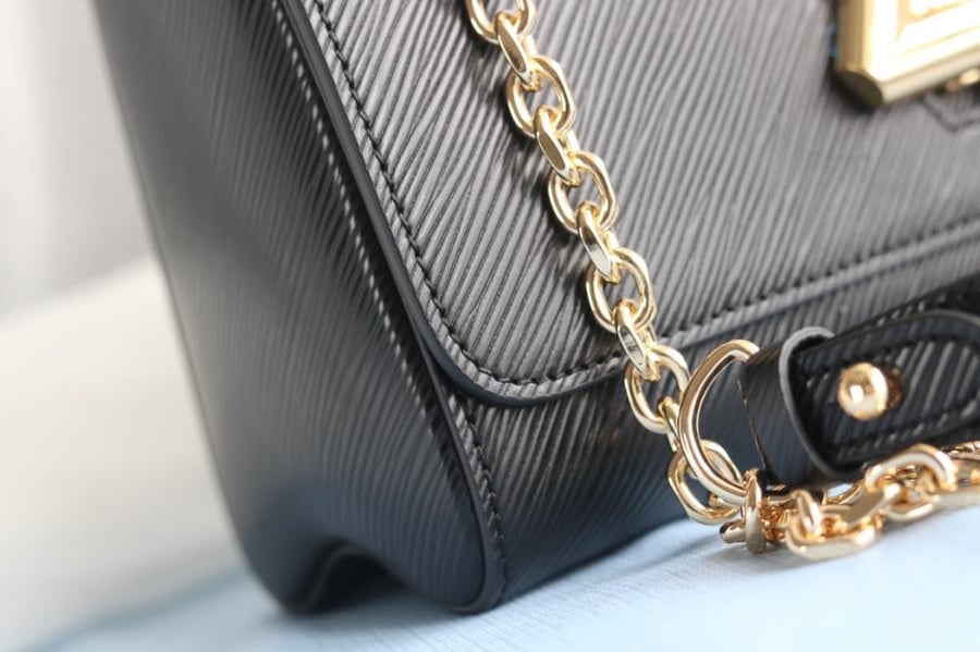 LV Twist Epi Leather 23cm
