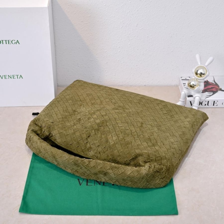 BV New Large Hop Bag 54cm (Suede)