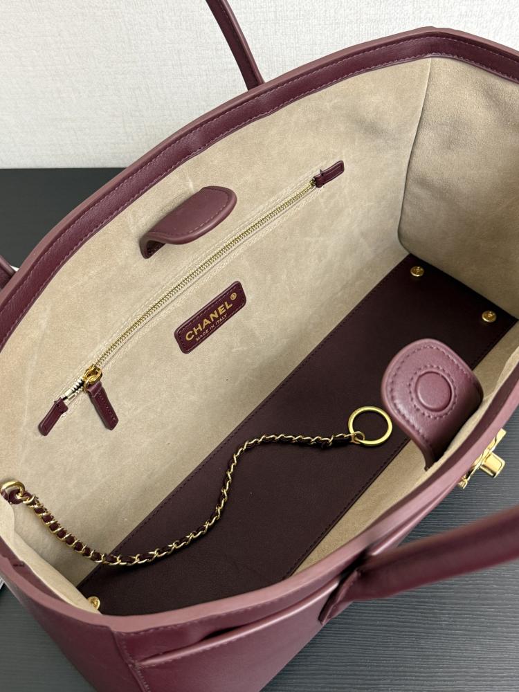 Chanel Smooth Leather Tote Bag