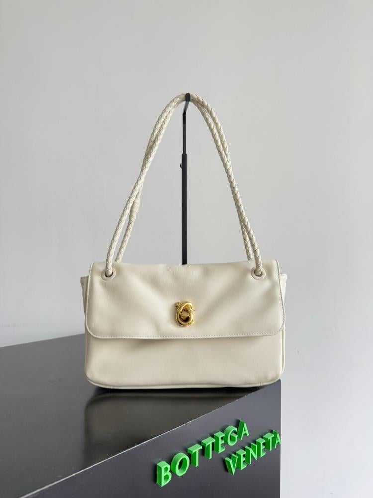 Bottega Veneta New Madison Bag 27cm