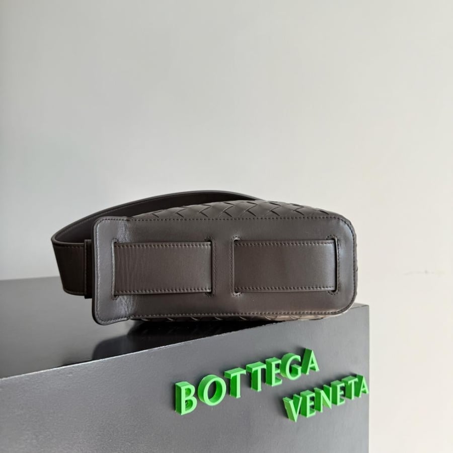 BV Tribeca Woven Tote Bag 30.5209cm