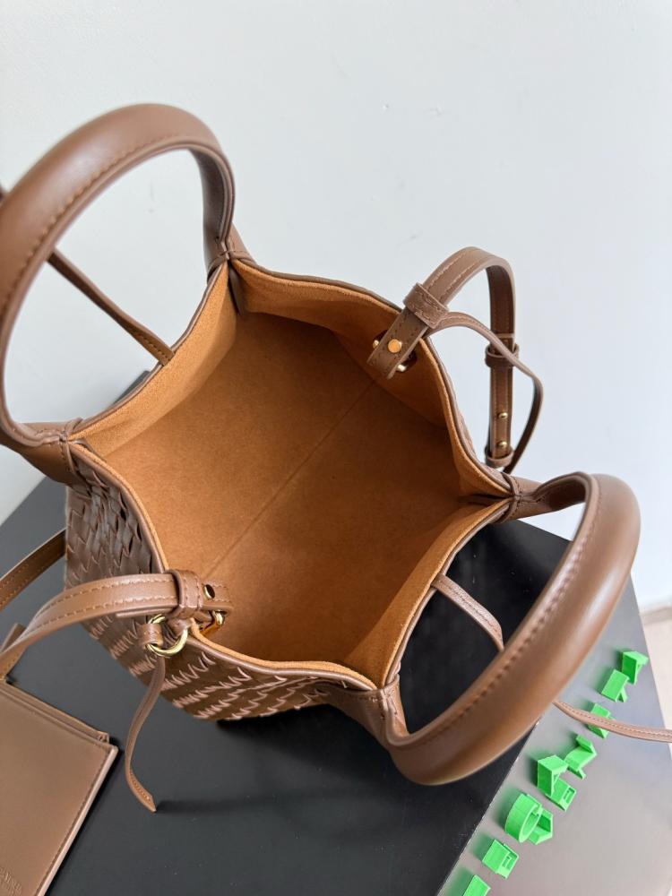 BV Pinacoteca Bag 24cm