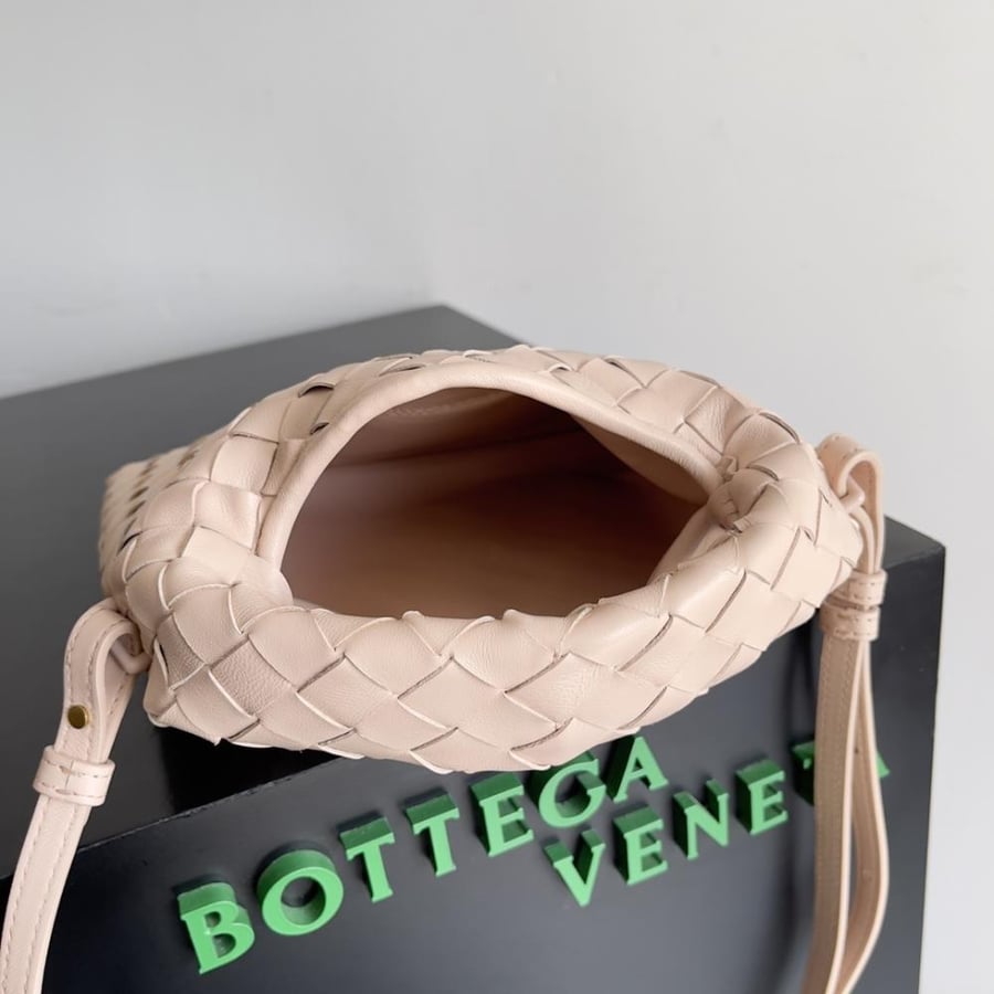 BV Mini Hop Bag 25.5cm