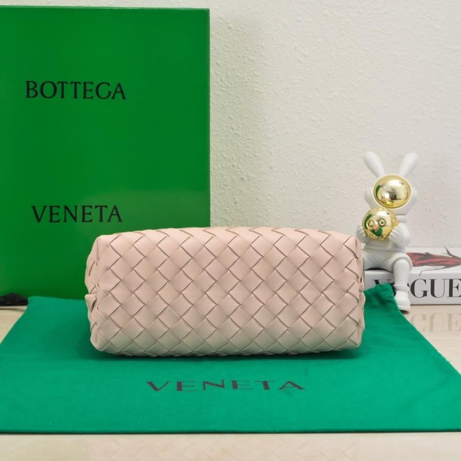 BV Small Andiamo Chain Bag 25cm