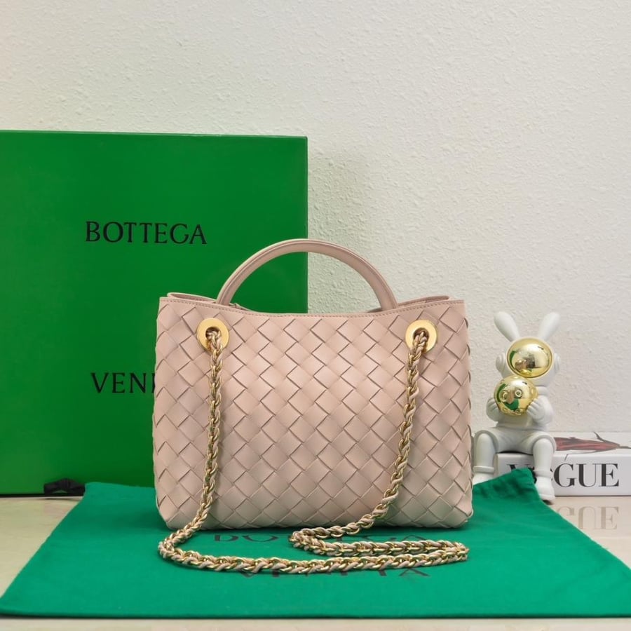 BV Small Andiamo Chain Bag 25cm