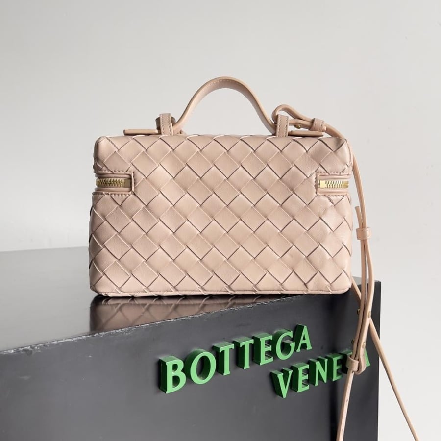 BV Vanity Case Bag 22cm