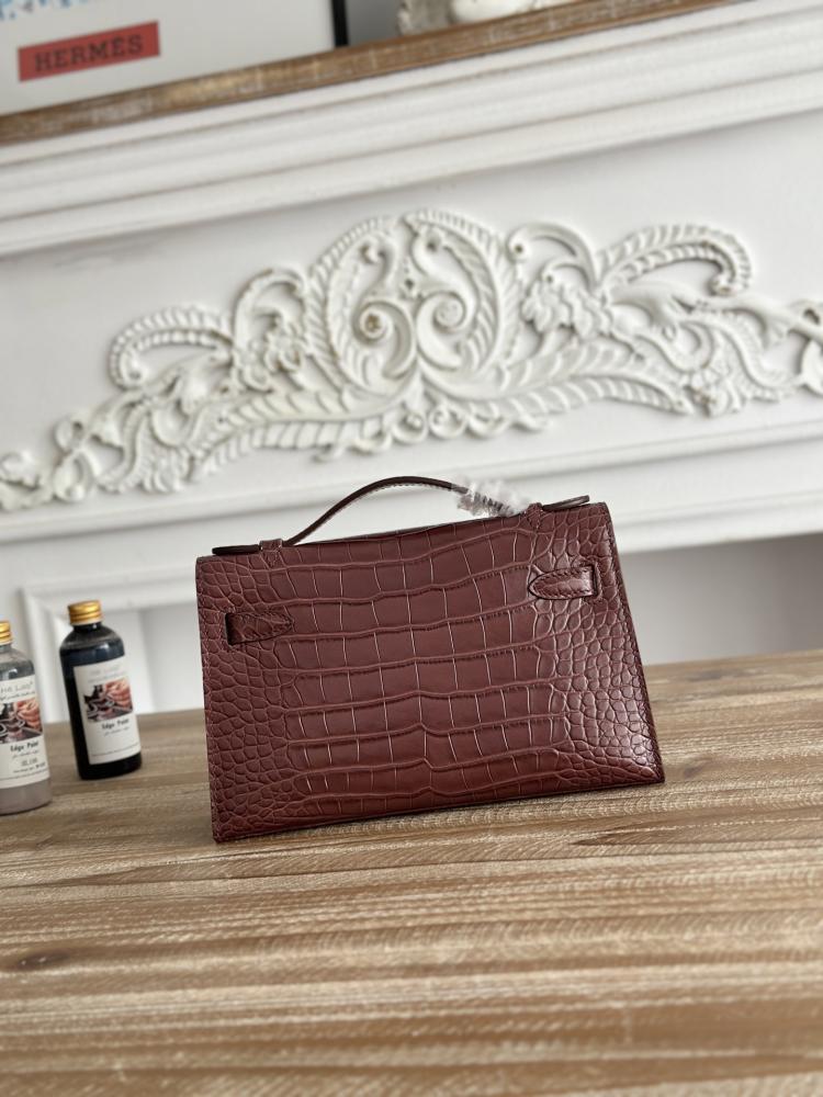 Hermes Kelly Mini Pochette 22cm - Burgundy / Gold Hardware