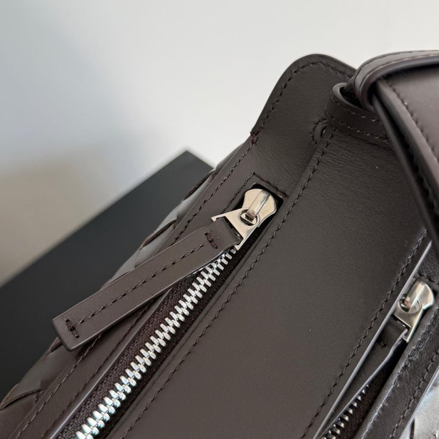 BV Tribeca Woven Tote Bag 30.5209cm