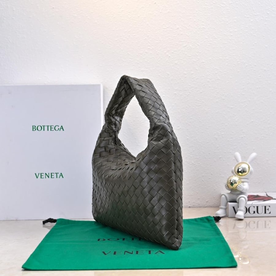 New BV Small Hop Bag 41cm (Leather)