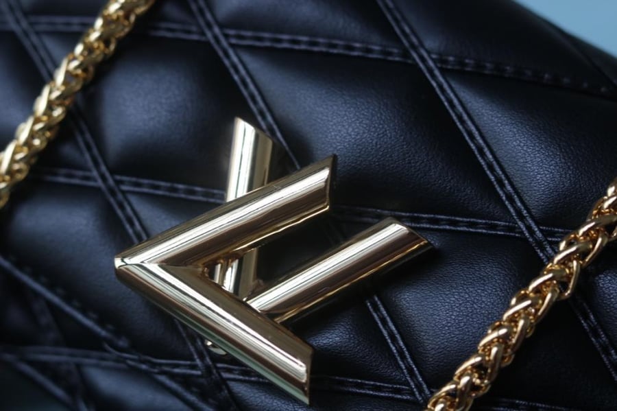 LV Twist Quilted Chain 20cm