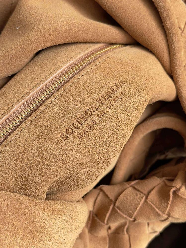BV New Large Hop Bag 54cm (Suede)