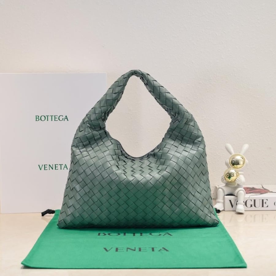 New BV Small Hop Bag 41cm (Leather)
