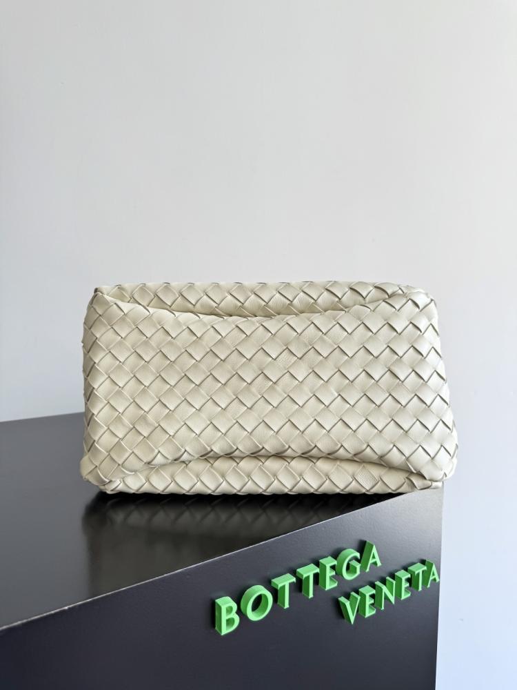 BV Campana Shoulder Bag 33cm