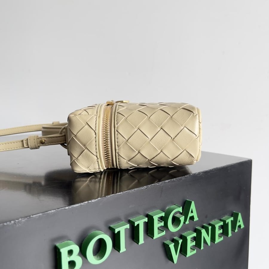 BV Vanity Case Bag 22cm