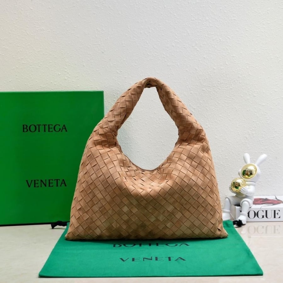 New BV Small Hop Bag 41cm
