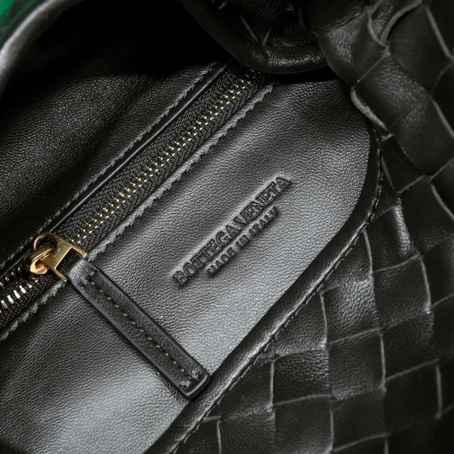 New BV Small Hop Bag 41cm (Leather)