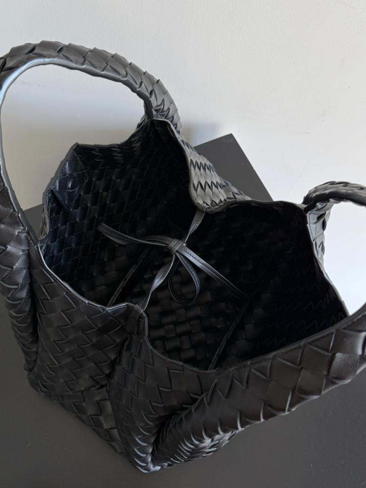 BV Campana Shoulder Bag 33cm