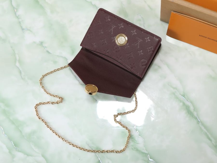 LV Chain Bag - 19.513.56.5cm