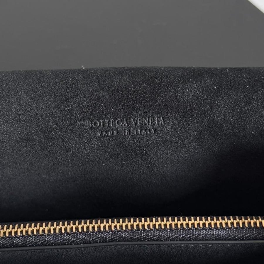 BV Dustbag Shoulder Bag (Suede) 32cm