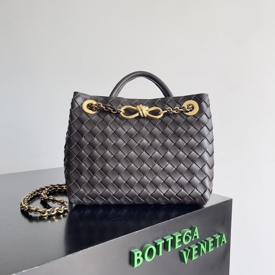BV Small Andiamo Chain Bag 25cm