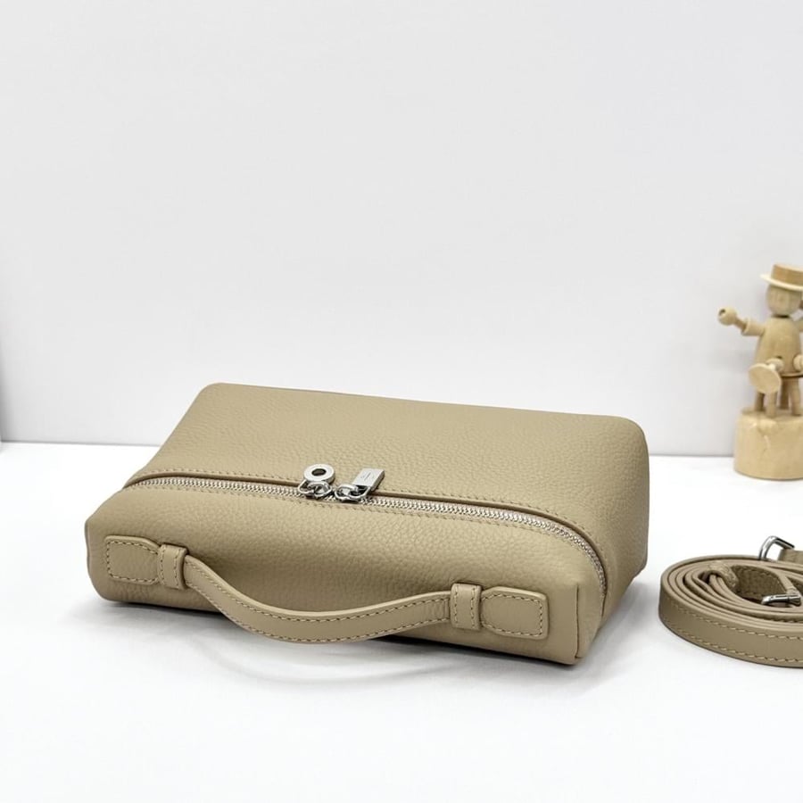 Loro Piana Extra Pocket L19 Vanity Case Collection