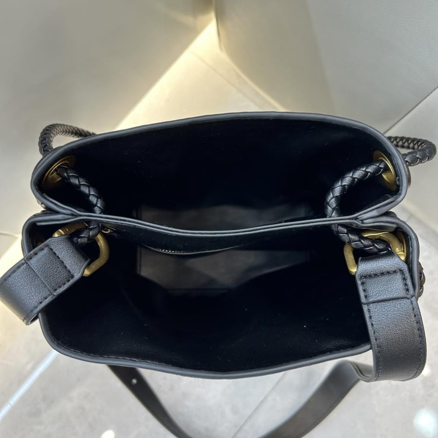 Bottega Veneta Andiamo New Bucket Bag 21cm