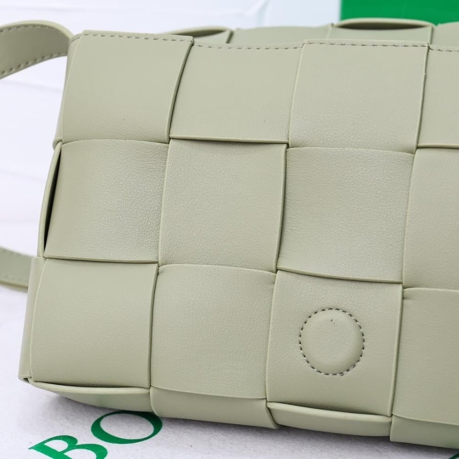 Bottega Veneta Cassette 15-Pint Intrecciato Bag 23cm