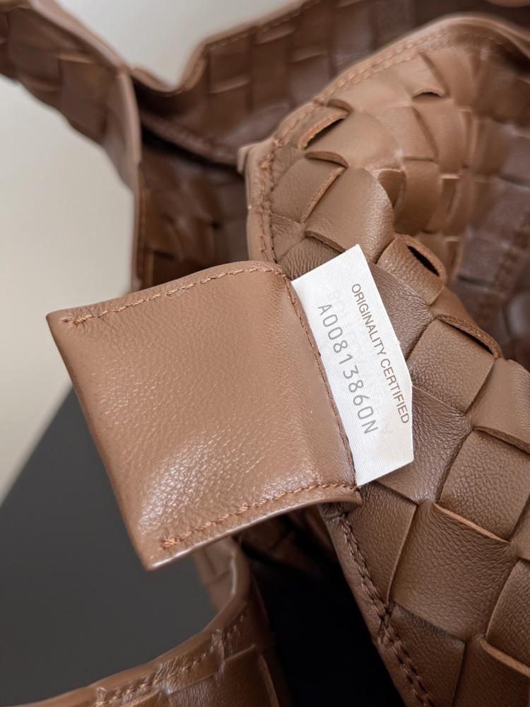 BV Campana Shoulder Bag 33cm