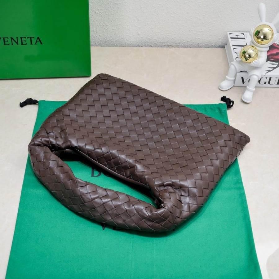 New BV Small Hop Bag 41cm (Leather)