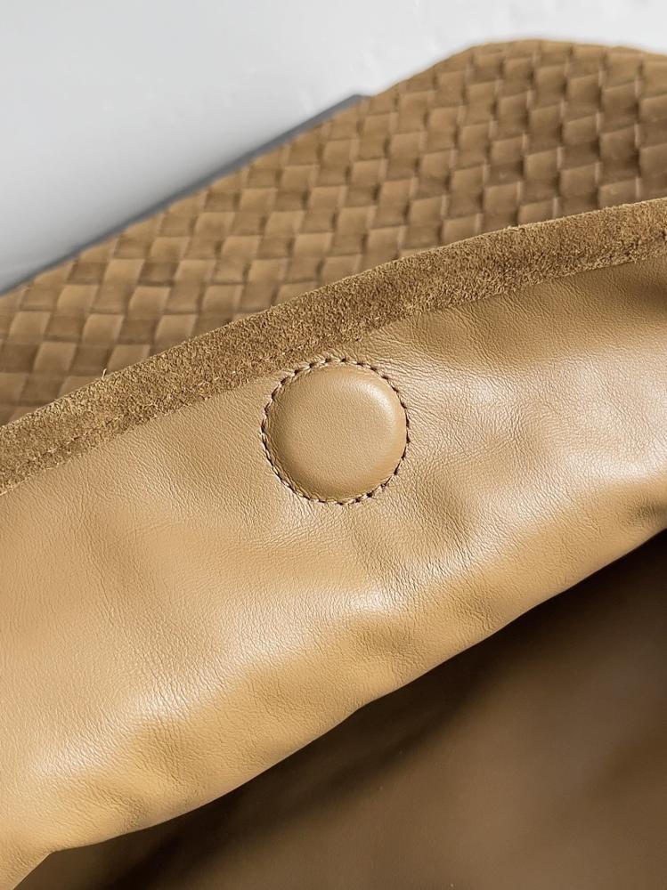 BV New Large Hop Bag 54cm (Suede)