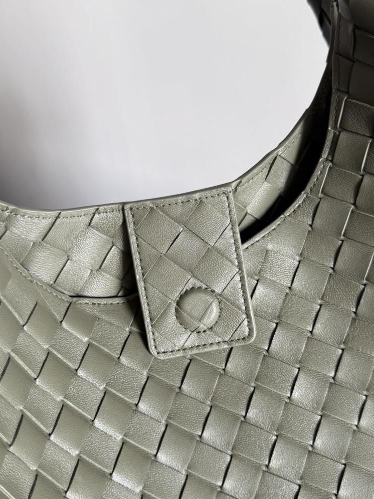 BV Campana Shoulder Bag 39cm