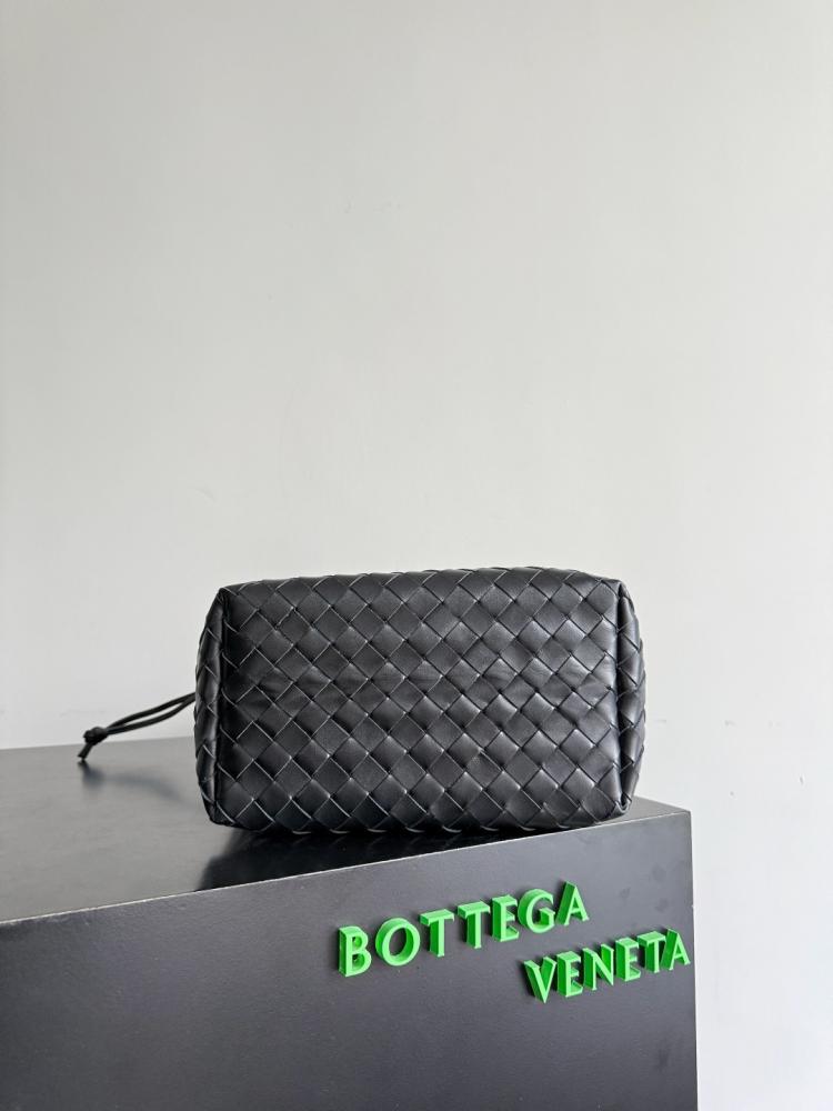 BV Biblioteca Bucket Bag 24cm