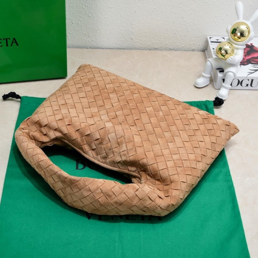 New BV Small Hop Bag 41cm