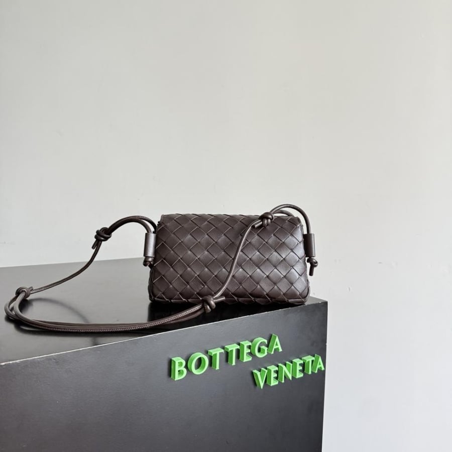 BV Dustbag Shoulder Bag (Suede) 32cm