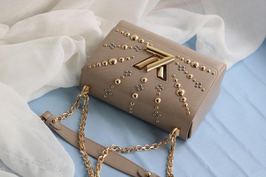 LV Twist Studded 23cm