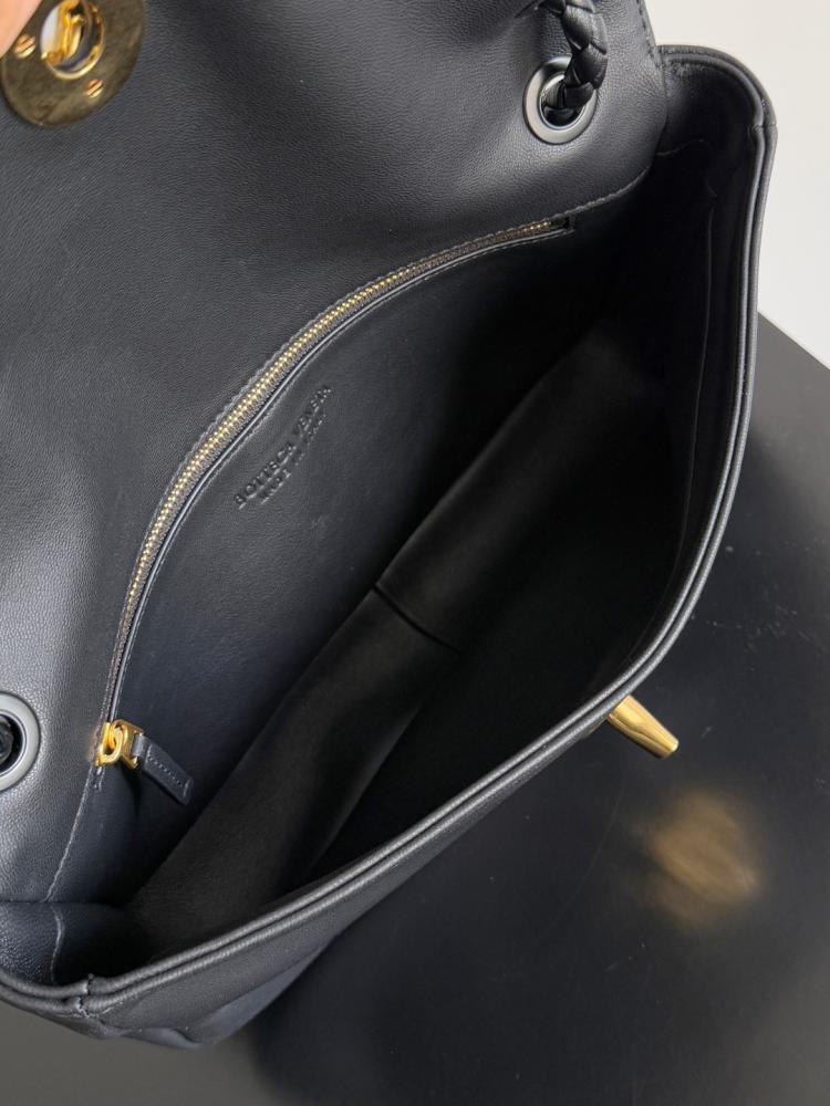 Bottega Veneta New Madison Bag 27cm