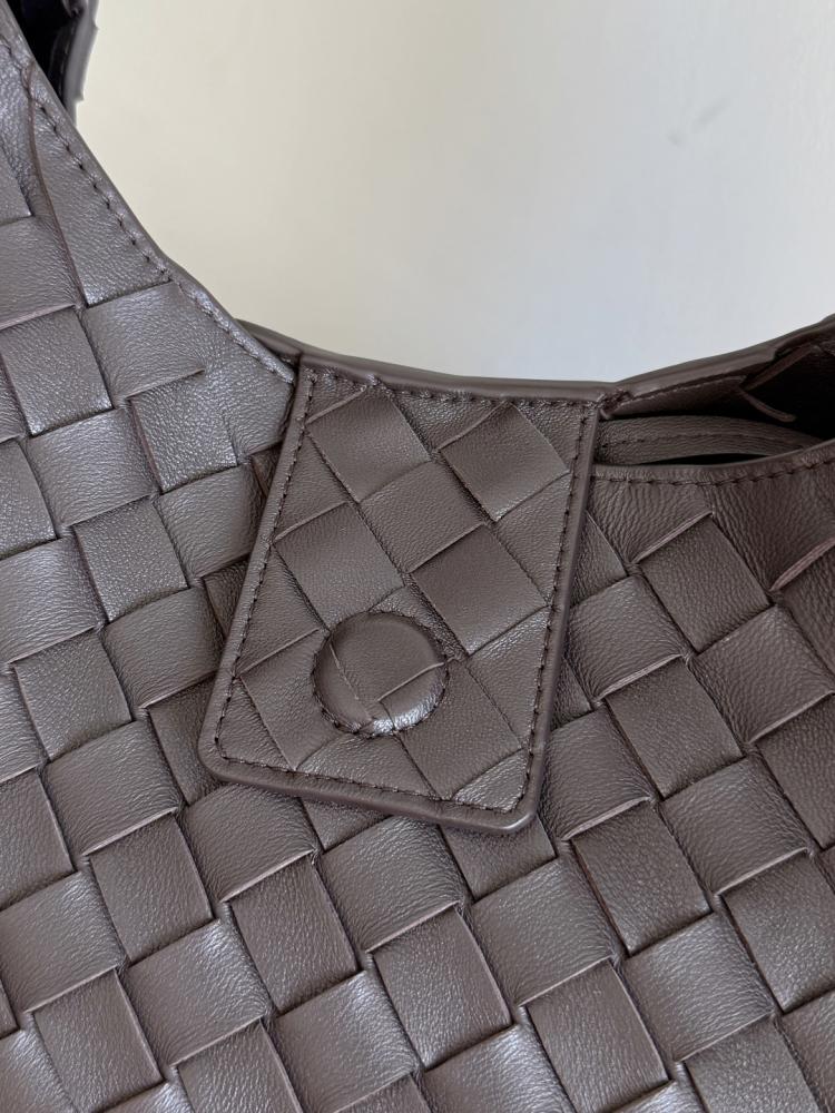 BV Campana Shoulder Bag 39cm